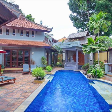 Villa Naga Maya Legian  Luaran gambar