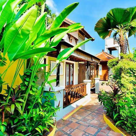 Villa Naga Maya Legian  Luaran gambar