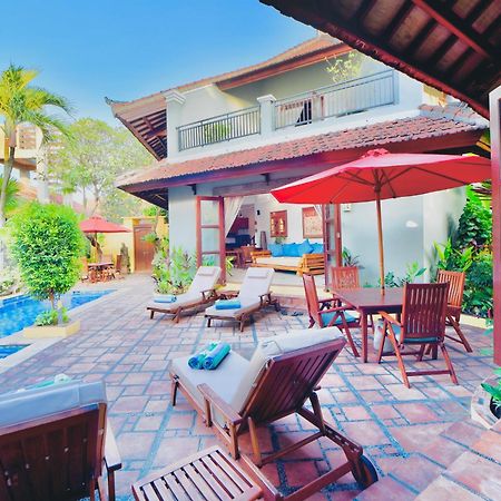 Villa Naga Maya Legian  Luaran gambar