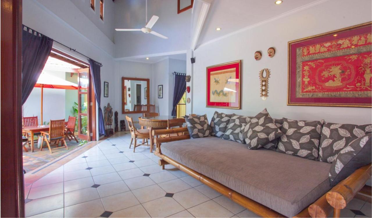 Villa Naga Maya Legian  Luaran gambar