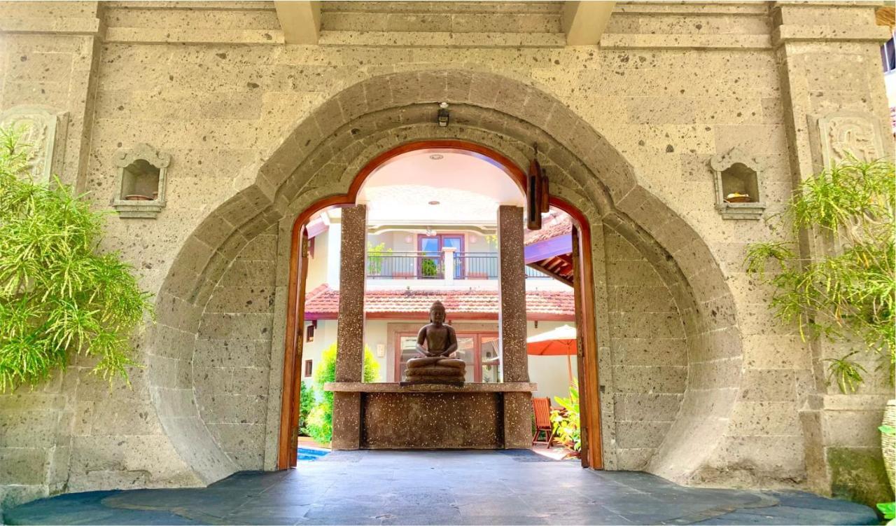 Villa Naga Maya Legian  Luaran gambar