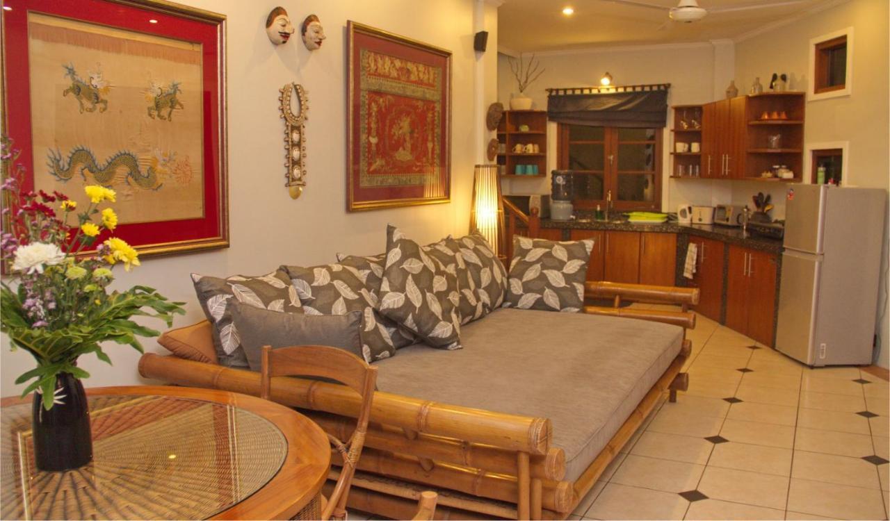 Villa Naga Maya Legian  Luaran gambar