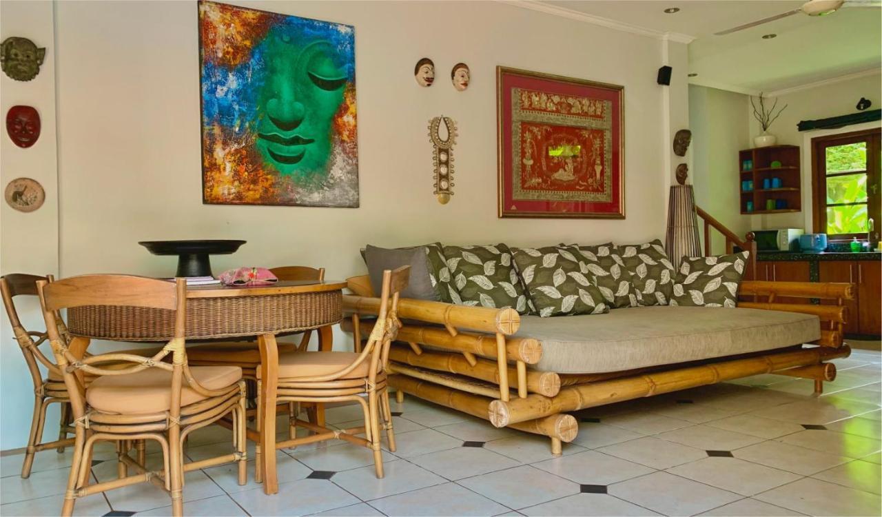 Villa Naga Maya Legian  Luaran gambar