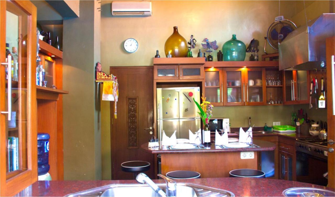 Villa Naga Maya Legian  Luaran gambar