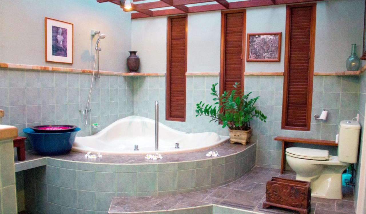Villa Naga Maya Legian  Luaran gambar